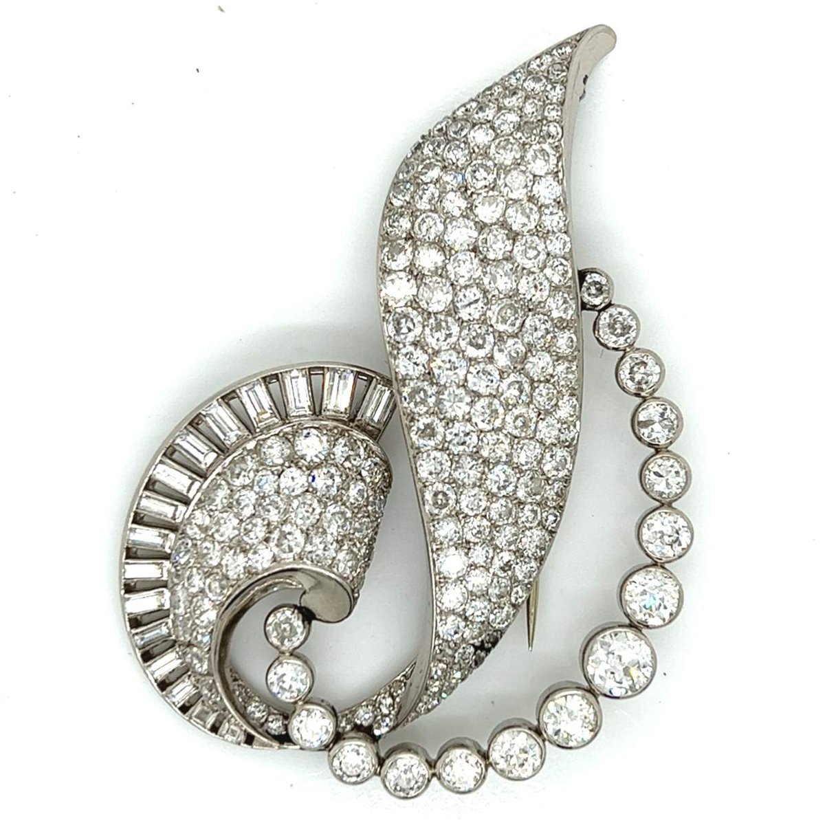 17.50 Ct Diamond Art Deco Brooch