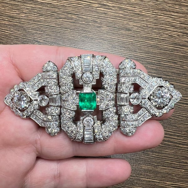 Art Deco Platinum Emerald & Diamond Brooch