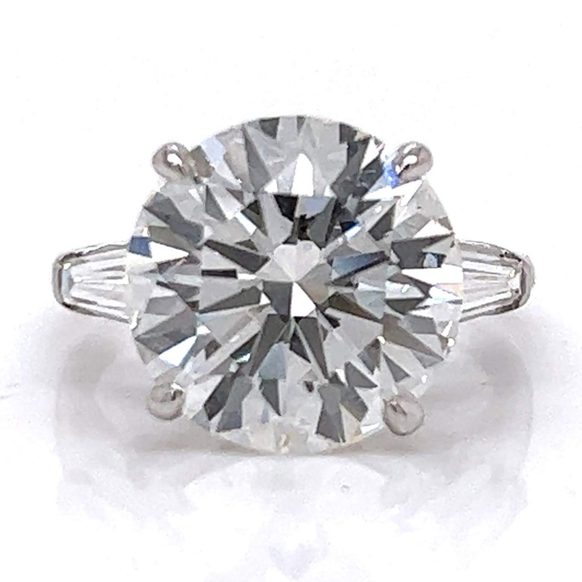 VAN CLEEF & ARPELS GIA Certified 6.03 Ct. Diamond Ring