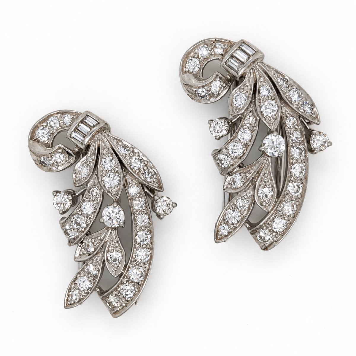 TIFFANY & CO. Art Deco Platinum Diamond Clips/Brooches