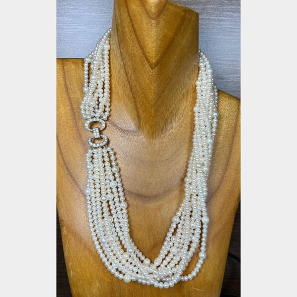Cultured Pearl Necklace w/ 18K Yellow Gold Diamond Clasp