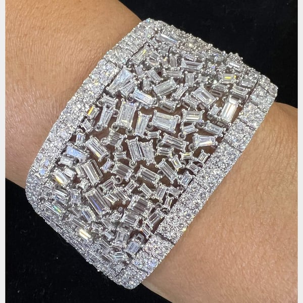 18K White Gold 43.00 Ct. Diamond Bracelet