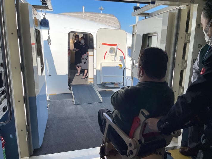 AEB3BB8E-1215-4436-A593-AEB811D58E80