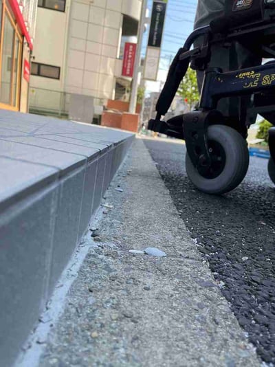 E6A539ED-CF1F-4F8D-B1B6-42C475FBBDE4