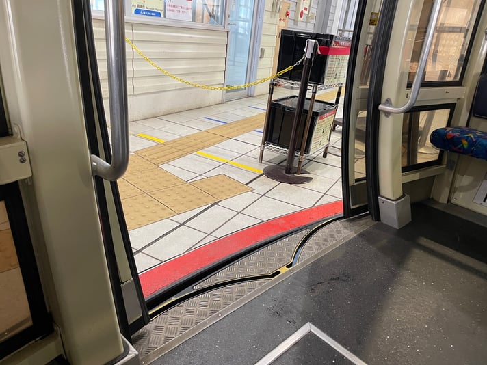 30EF6A5F-6BBB-48F3-ACAF-8B4637221EBC