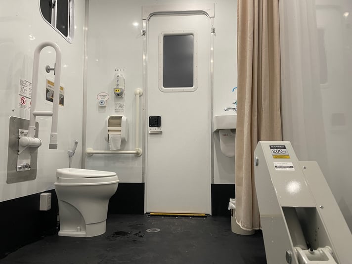 0A69DFB9-CE54-4A1E-8B38-8CFE94B3FF7E