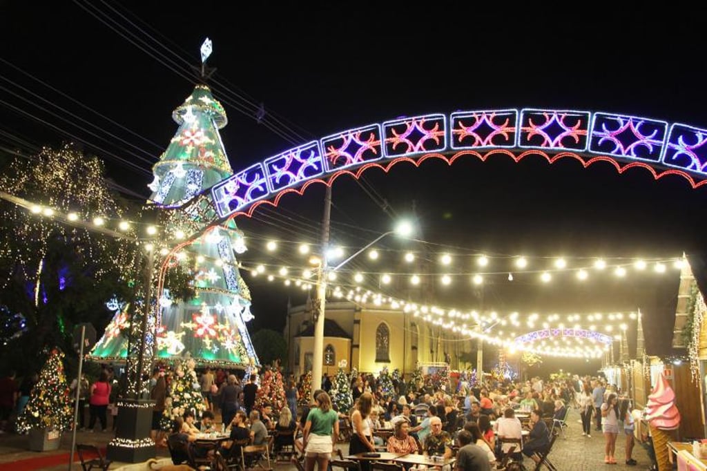 Natal dos anjos semana de ruas lotadas em dois irmaos