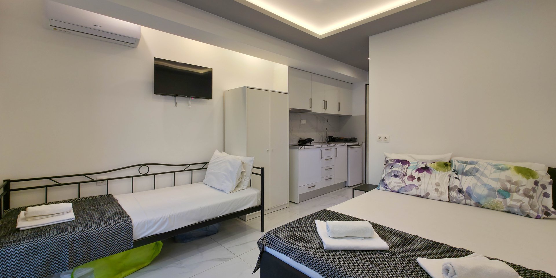 10 - DANAI Studios by SDR