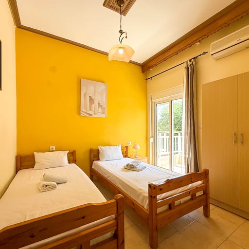 Apartment 4 photo 19