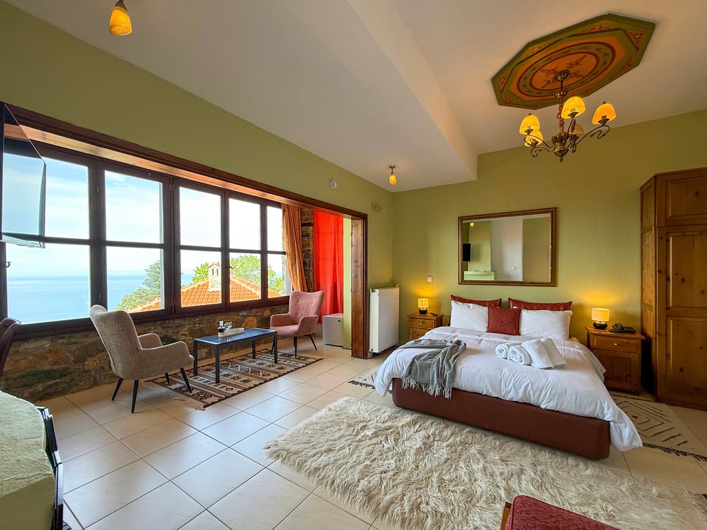 King Suite with Sea View for 3