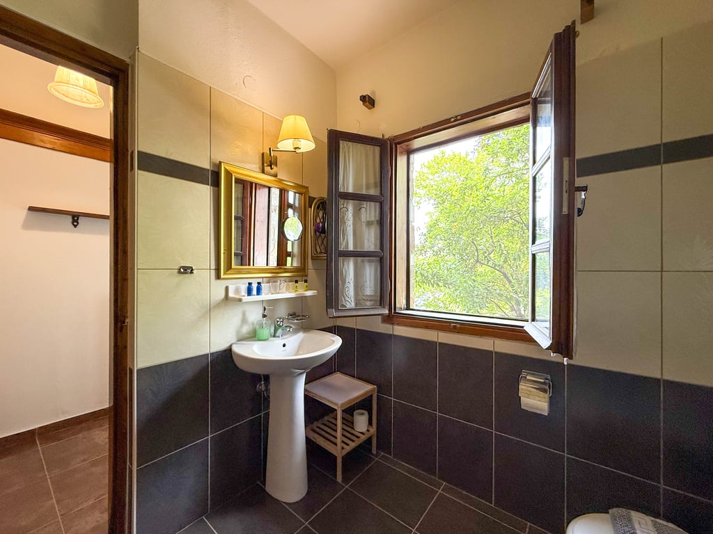 Pliades Guesthouse in Παλαιός Παντελεήμον Palaios Panteleimonas, photo #9