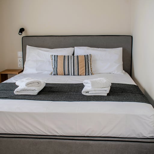 One Bedroom Apartment with kitchenette, Balcony, 2nd Floor. photo 5