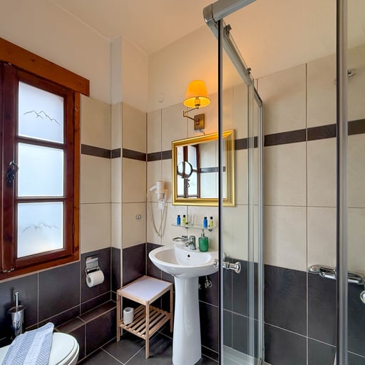 King Suite with Spa Bath for 2 photo 9