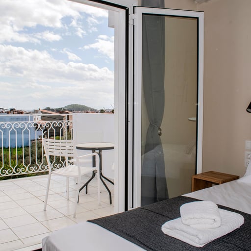 One Bedroom Apartment with kitchenette, Balcony, 2nd Floor. photo 1