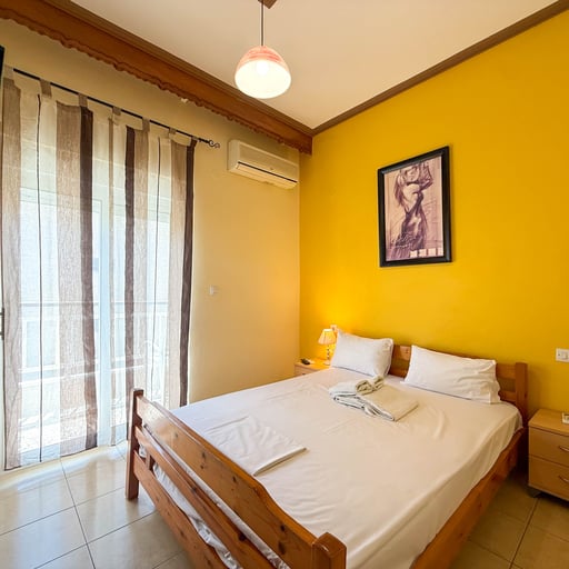 Apartment 4 photo 14