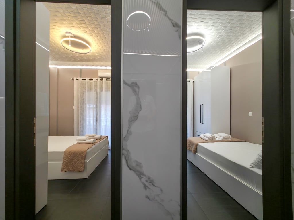 Hybrid 6D Luxury Suite by SDR