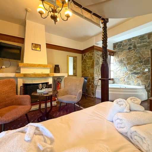 King Suite with Spa Bath for 2 photo 4