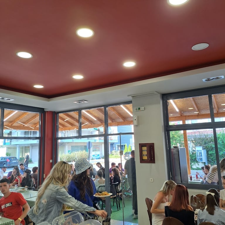 Σε μπουφέ πρωινό και μεσημεριανό. photo 6