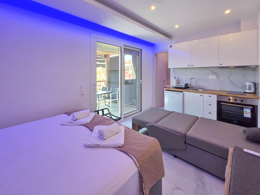 Luxury Self-Catering in the Vibrant Heart of Paralia Katerini