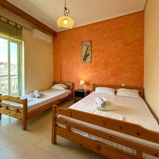 Apartment 5 photo 16