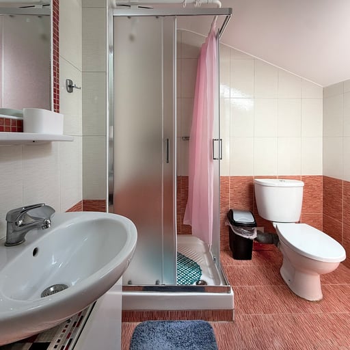 One-Bedroom Loft photo 15