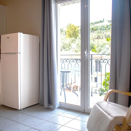 One Bedroom Apartment with kitchenette, Balcony, 2nd Floor photo 2