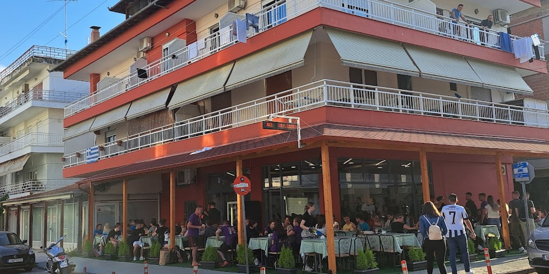 Βuffet breakfast and lunch