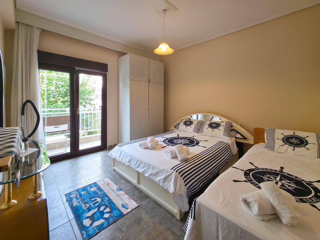 EMILY'S PARADISE by SDR - Fast Wifi & Stress-Free Parking