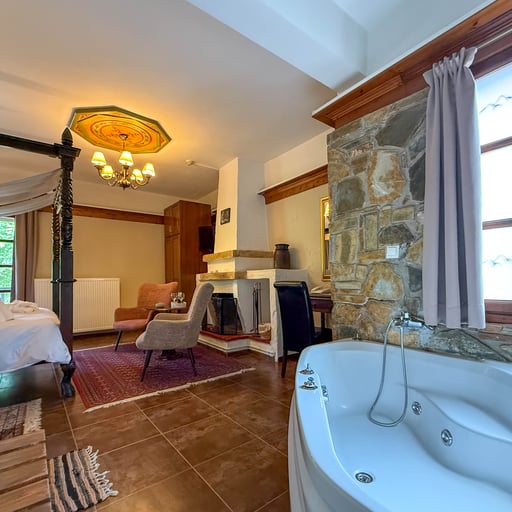 King Suite with Spa Bath for 2 photo 1