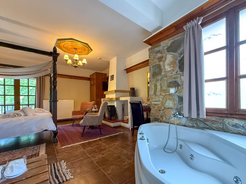 King Suite with Spa Bath for 2