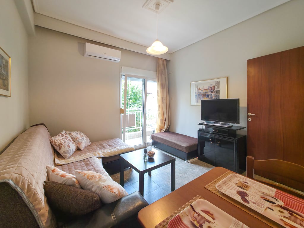 Emily's Paradise by SDR: The Perfect Central Hub for Remote Professionals