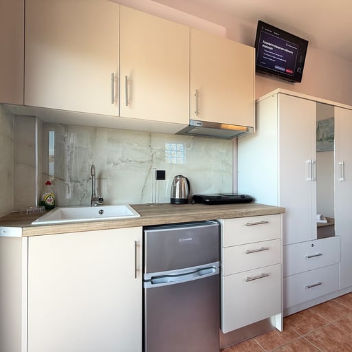 301 Triple Room photo 6