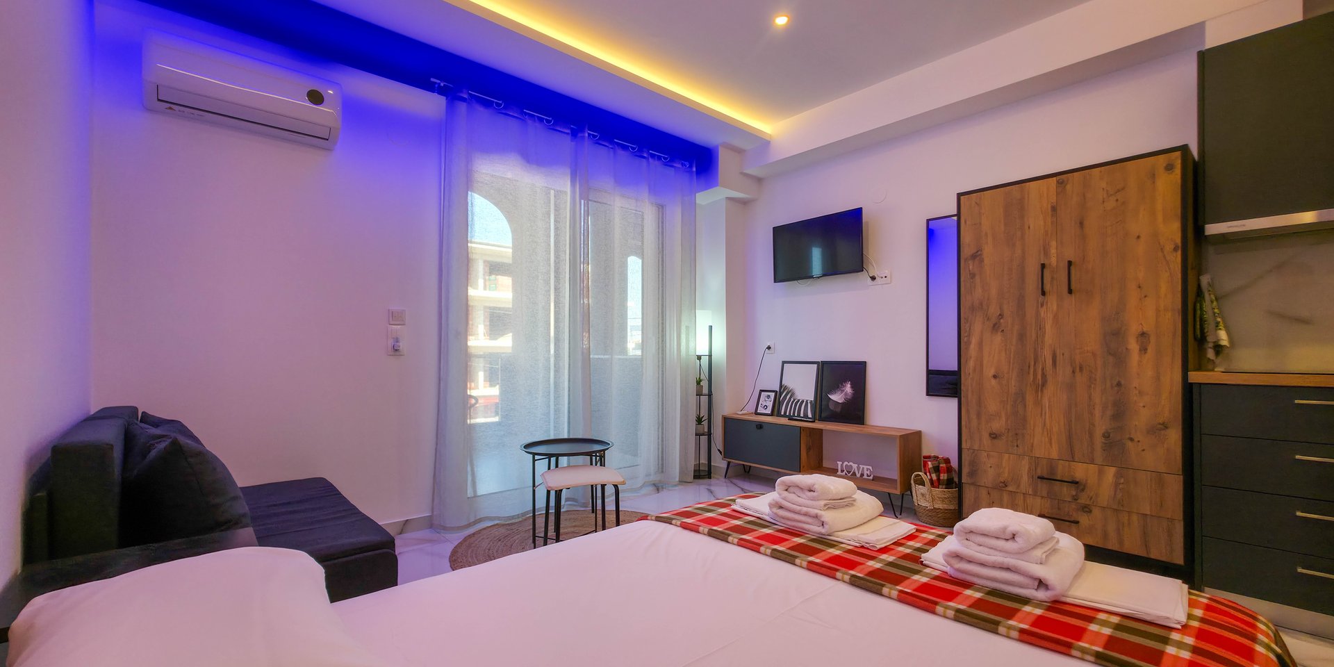 Deluxe Suite no. 8
