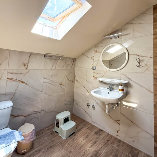 Budget Double Room photo 7