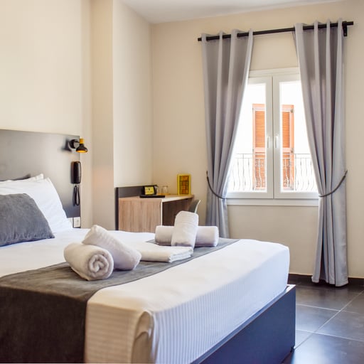 Triple Room, 𝗡𝗼 𝗕𝗮𝗹𝗰𝗼𝗻𝘆, City View, Non-Smoking photo 2