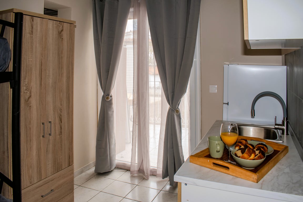 One Bedroom Apartment with kitchenette and Veranda