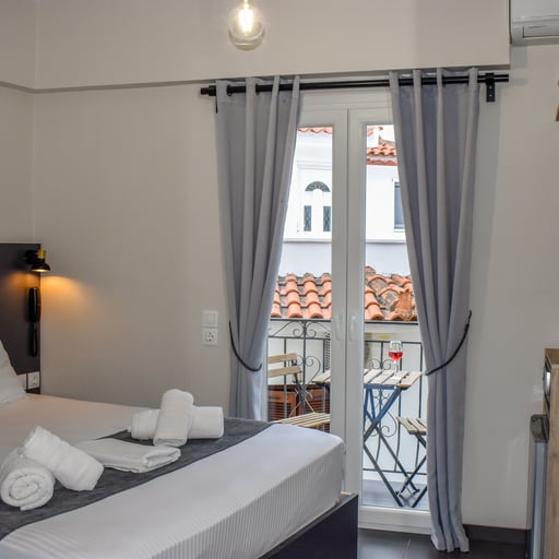 Double Room, Balcony, City View photo 1