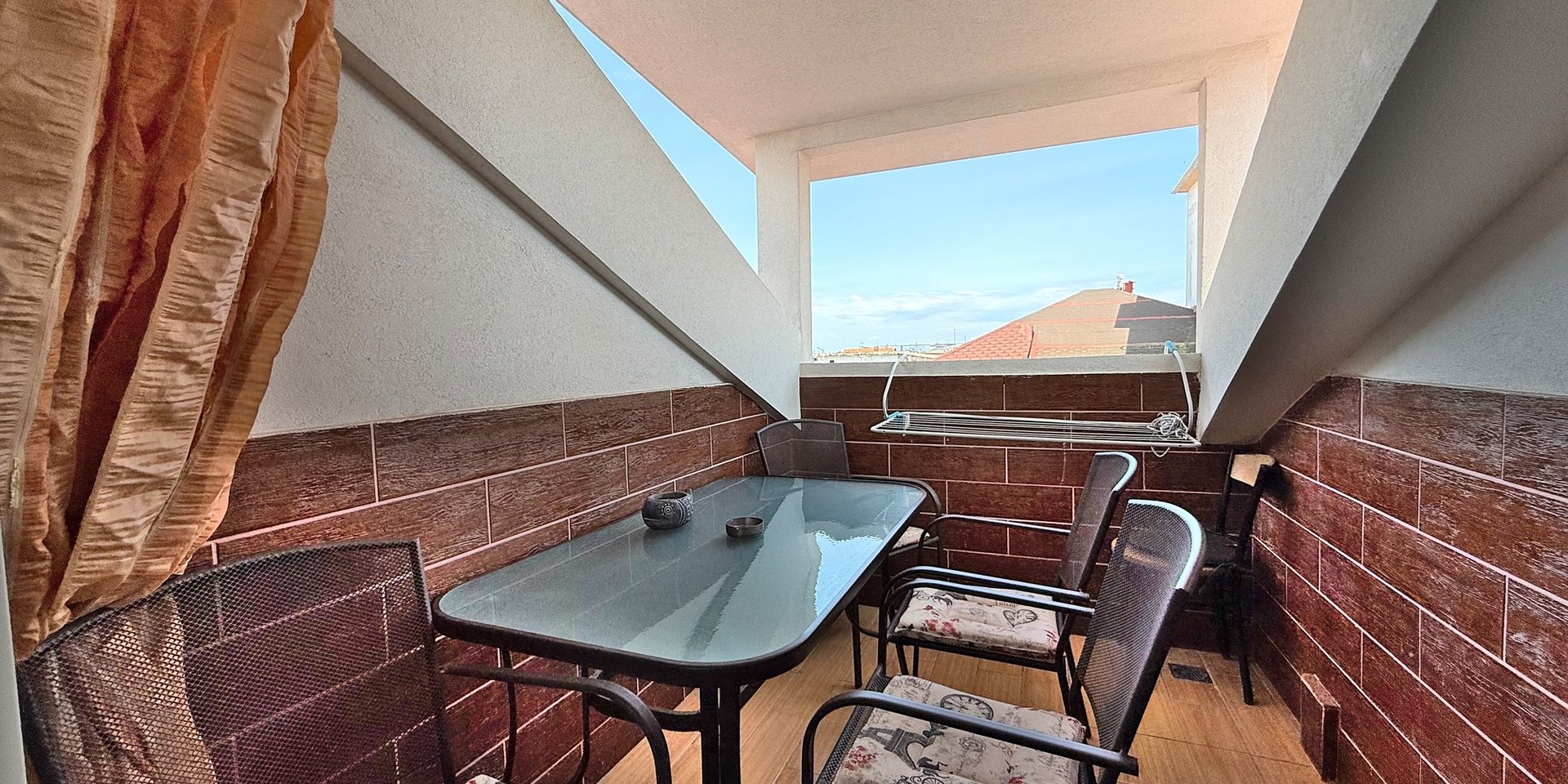 Traditional hospitality, prime location, and family-run trust.