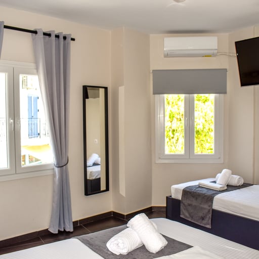 Triple Room, 𝗡𝗼 𝗕𝗮𝗹𝗰𝗼𝗻𝘆, City View, Non-Smoking photo 1