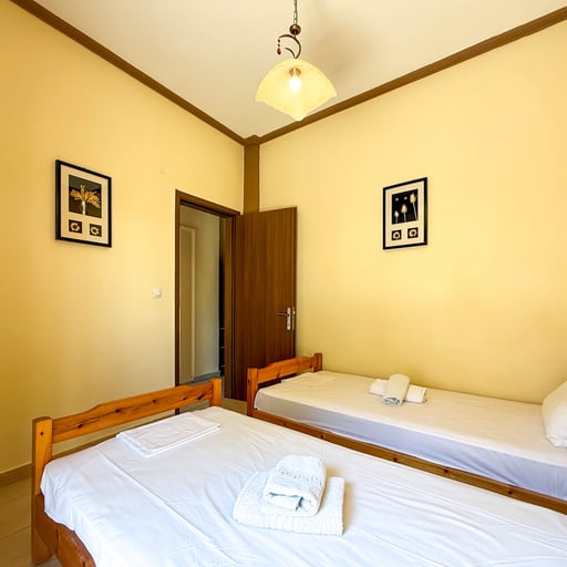 Apartment 4 photo 20