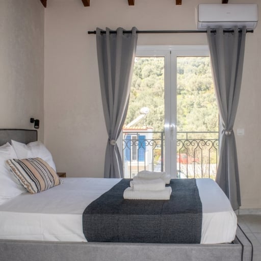 One Bedroom Apartment with kitchenette, Balcony, 2nd Floor photo 3