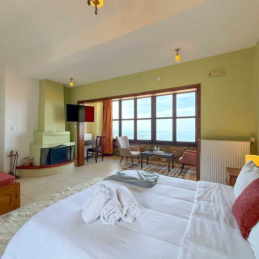 King Suite with Sea View for 3 photo 3