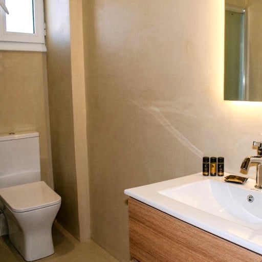 One Bedroom Apartment with kitchenette, Balcony, 2nd Floor photo 1