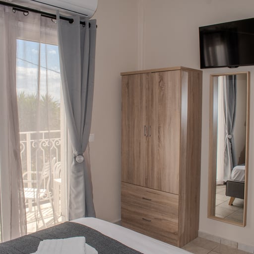 One Bedroom Apartment with balcony, 1st Floor photo 5