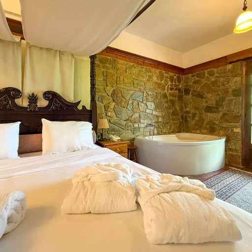 King Suite with Spa Bath for 3 photo 7