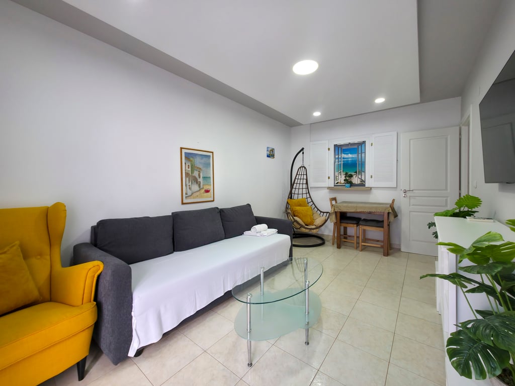 Petrakis Apartment by SDR