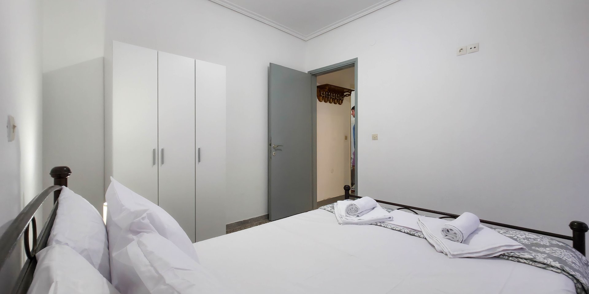 Space, Comfort & Free Parking: Your Ideal Coastal Escape at EVGENIA Apartments