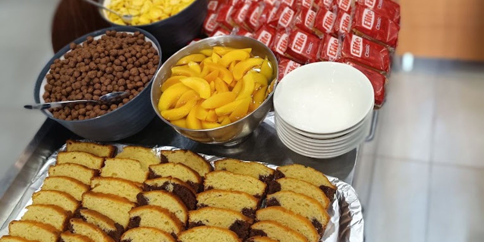 Βuffet breakfast and lunch