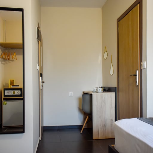 Economy Double Room, 𝗡𝗼 𝗕𝗮𝗹𝗰𝗼𝗻𝘆, Non-Smoking photo 7