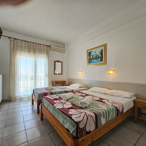 Triple Room with Street View photo 1